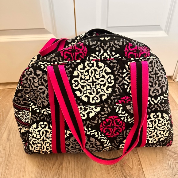 Vera Bradley Retired pattern overnight bag - Picture 1 of 3